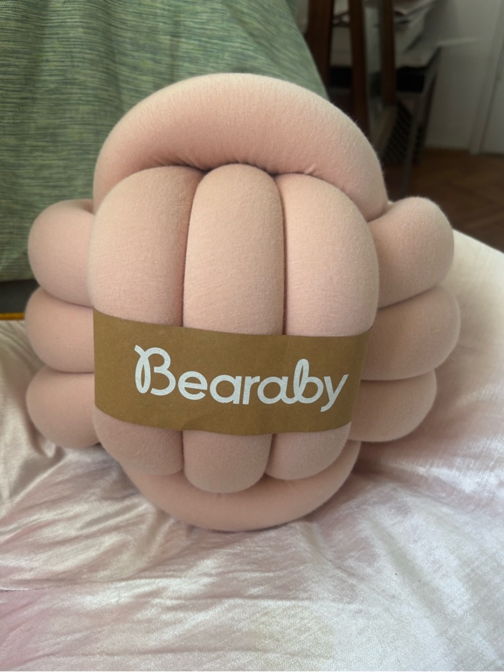 Bearaby knot hugger pillow pink Large Retail: $149